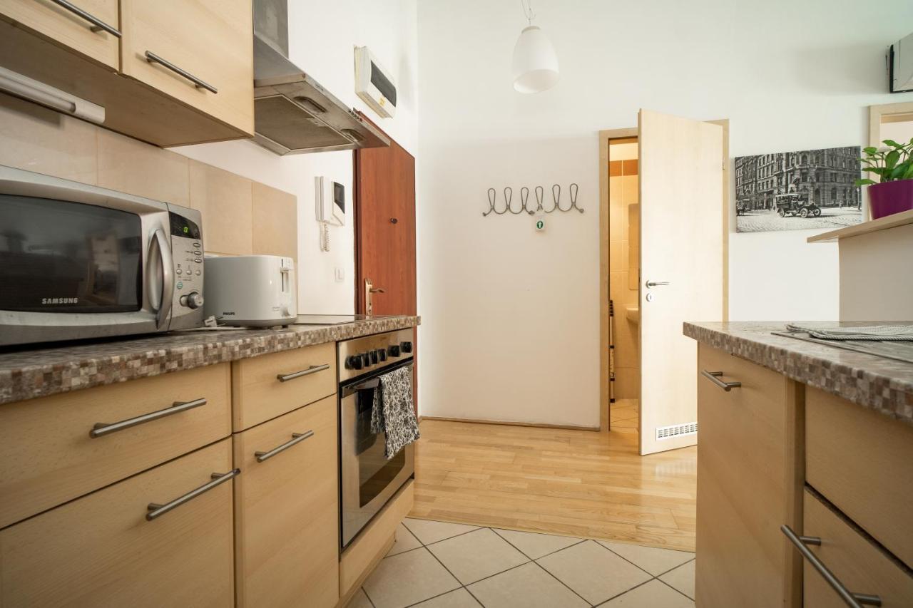 Central Apartment At Gozsdu Court, 60 Sqm, 2 Rooms With 2 Ac, Elevators, Kitchen Budapeste Exterior foto