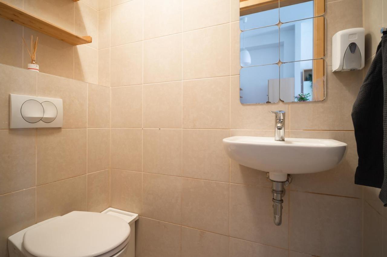 Central Apartment At Gozsdu Court, 60 Sqm, 2 Rooms With 2 Ac, Elevators, Kitchen Budapeste Exterior foto