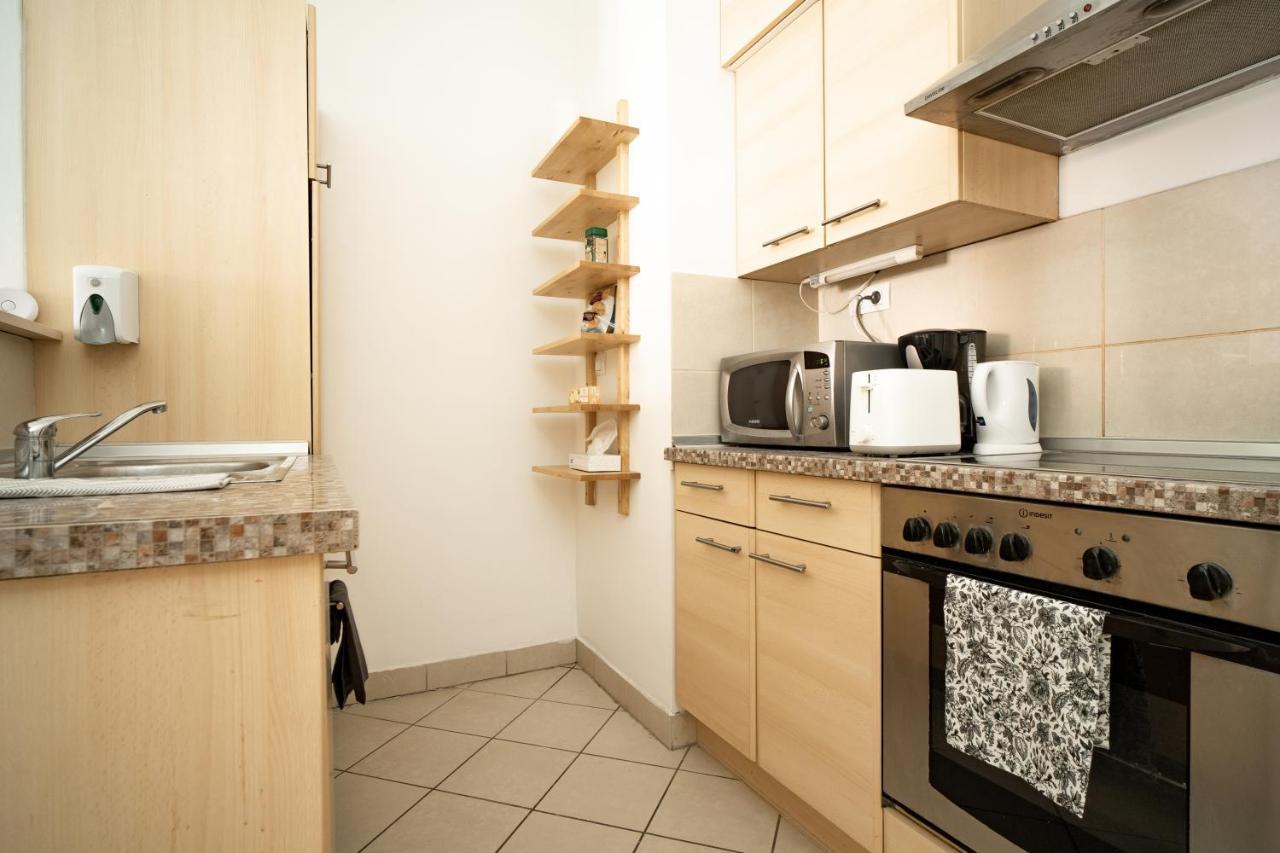 Central Apartment At Gozsdu Court, 60 Sqm, 2 Rooms With 2 Ac, Elevators, Kitchen Budapeste Exterior foto