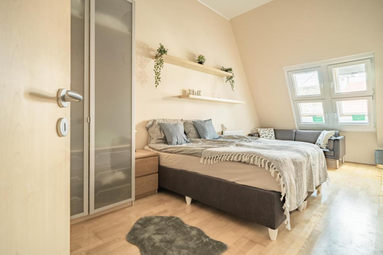 Central Apartment At Gozsdu Court, 60 Sqm, 2 Rooms With 2 Ac, Elevators, Kitchen Budapeste Exterior foto