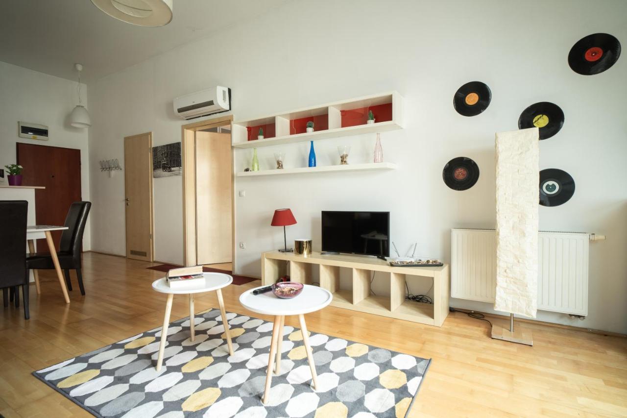 Central Apartment At Gozsdu Court, 60 Sqm, 2 Rooms With 2 Ac, Elevators, Kitchen Budapeste Exterior foto