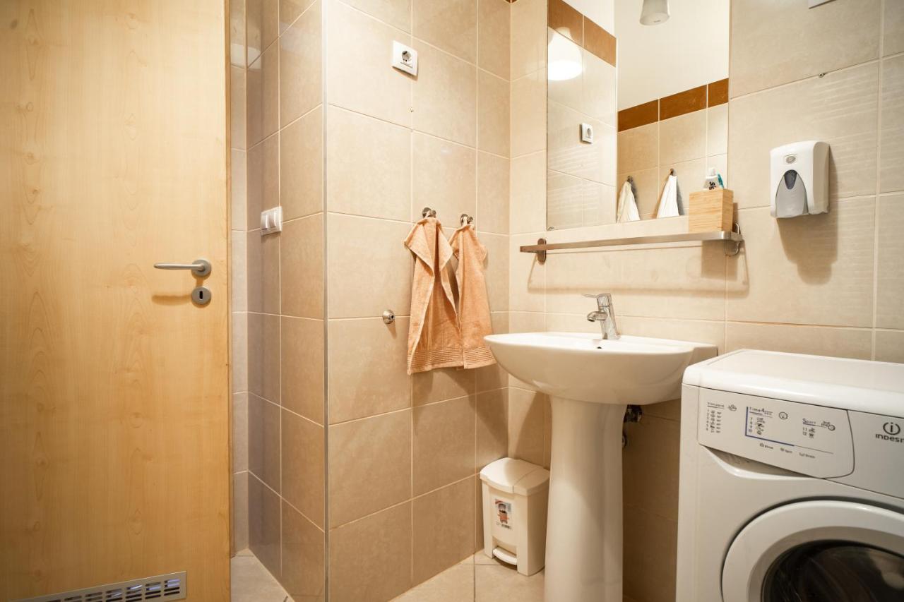 Central Apartment At Gozsdu Court, 60 Sqm, 2 Rooms With 2 Ac, Elevators, Kitchen Budapeste Exterior foto